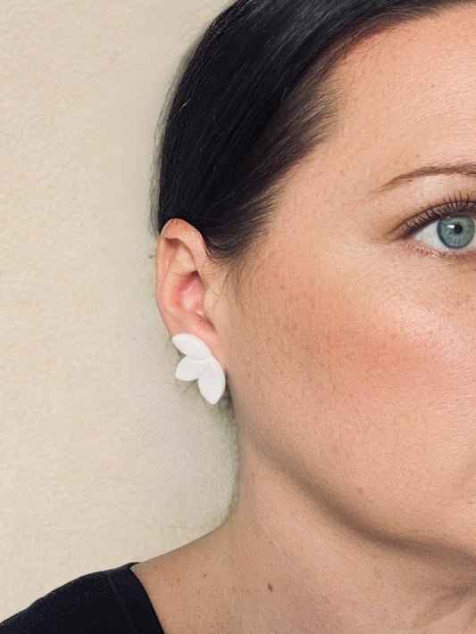 PETAL STUDS- bright blue