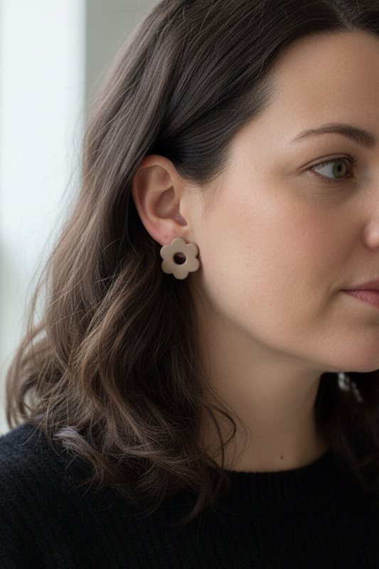 ROUND FLOWER STUDS - seafoam