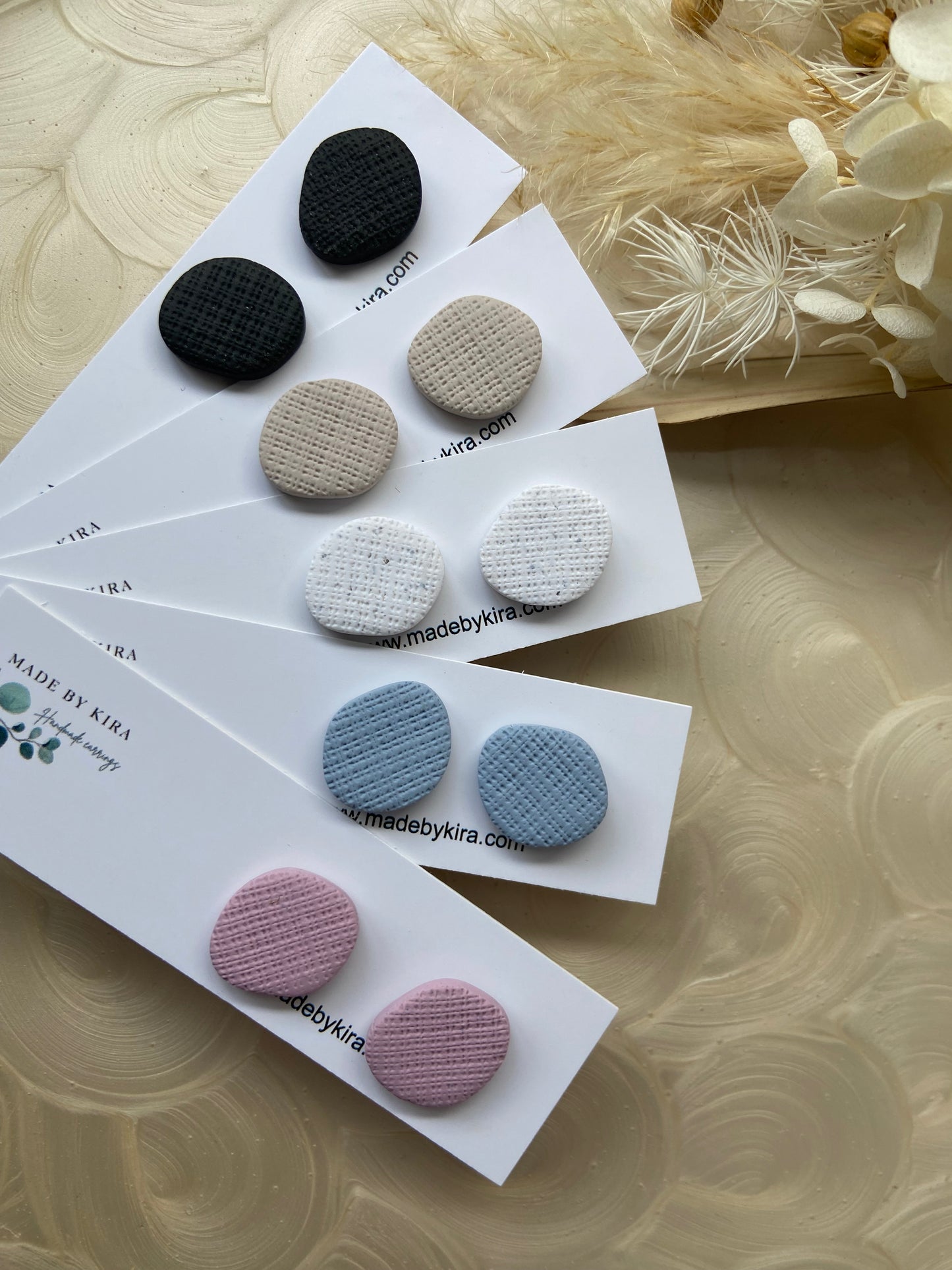 PEBBLE TEXTURE STUDS