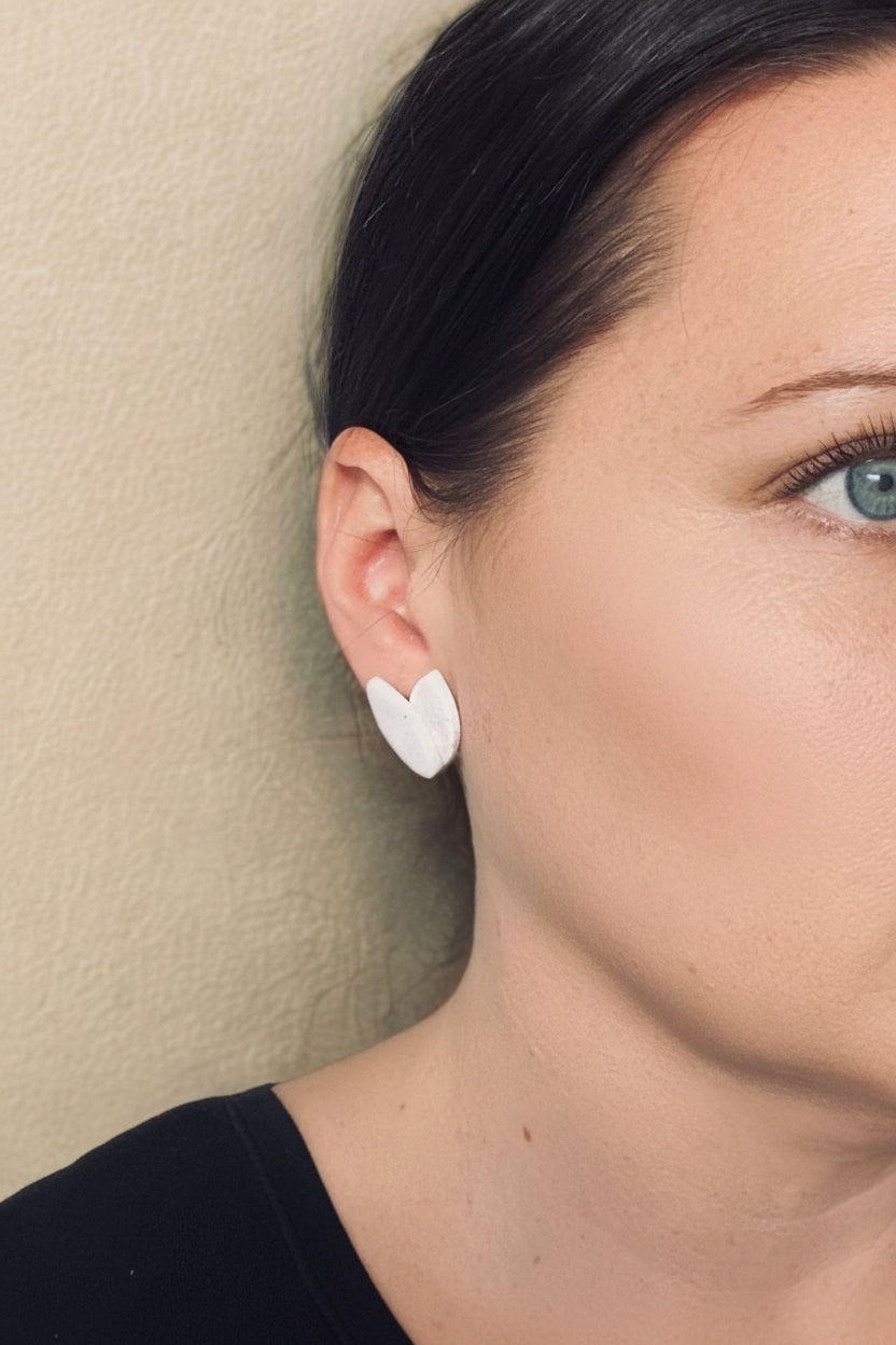 FLEUR STUDS- black