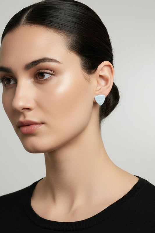 CALLIE TRIANGLE STUDS natural