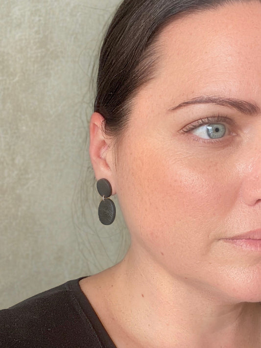 CARLY DANGLES -white