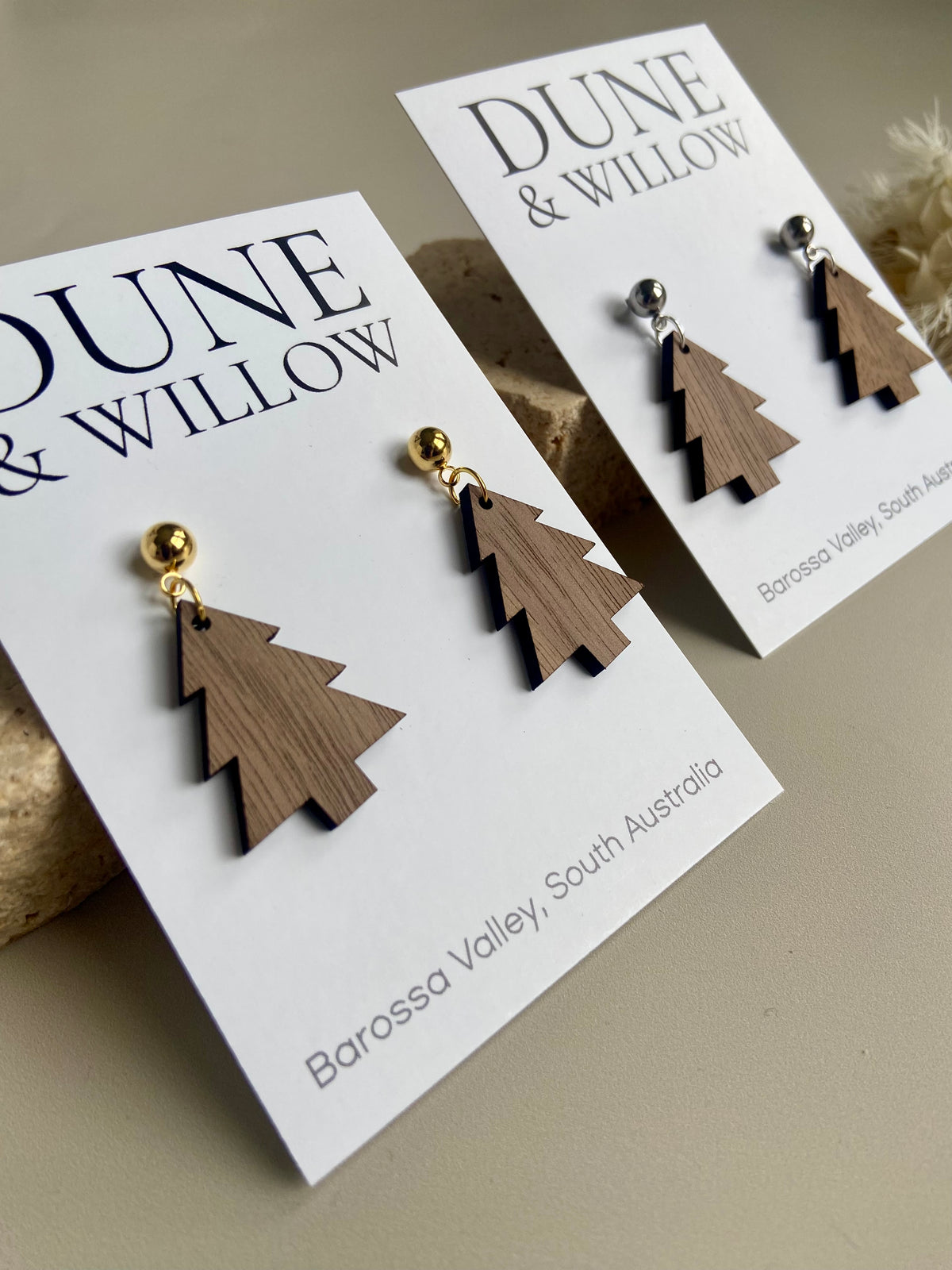 WALNUT TREE DANGLES