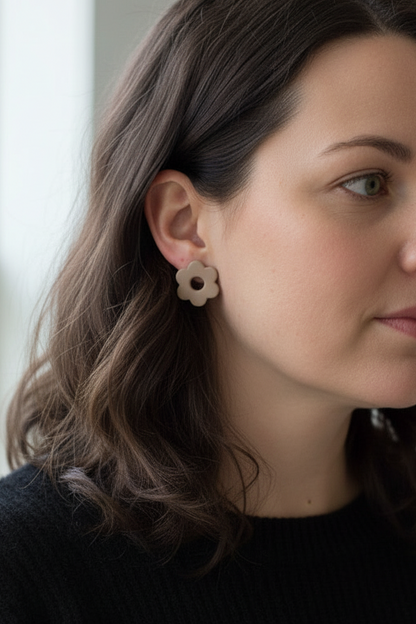 ROUND FLOWER STUDS- rose