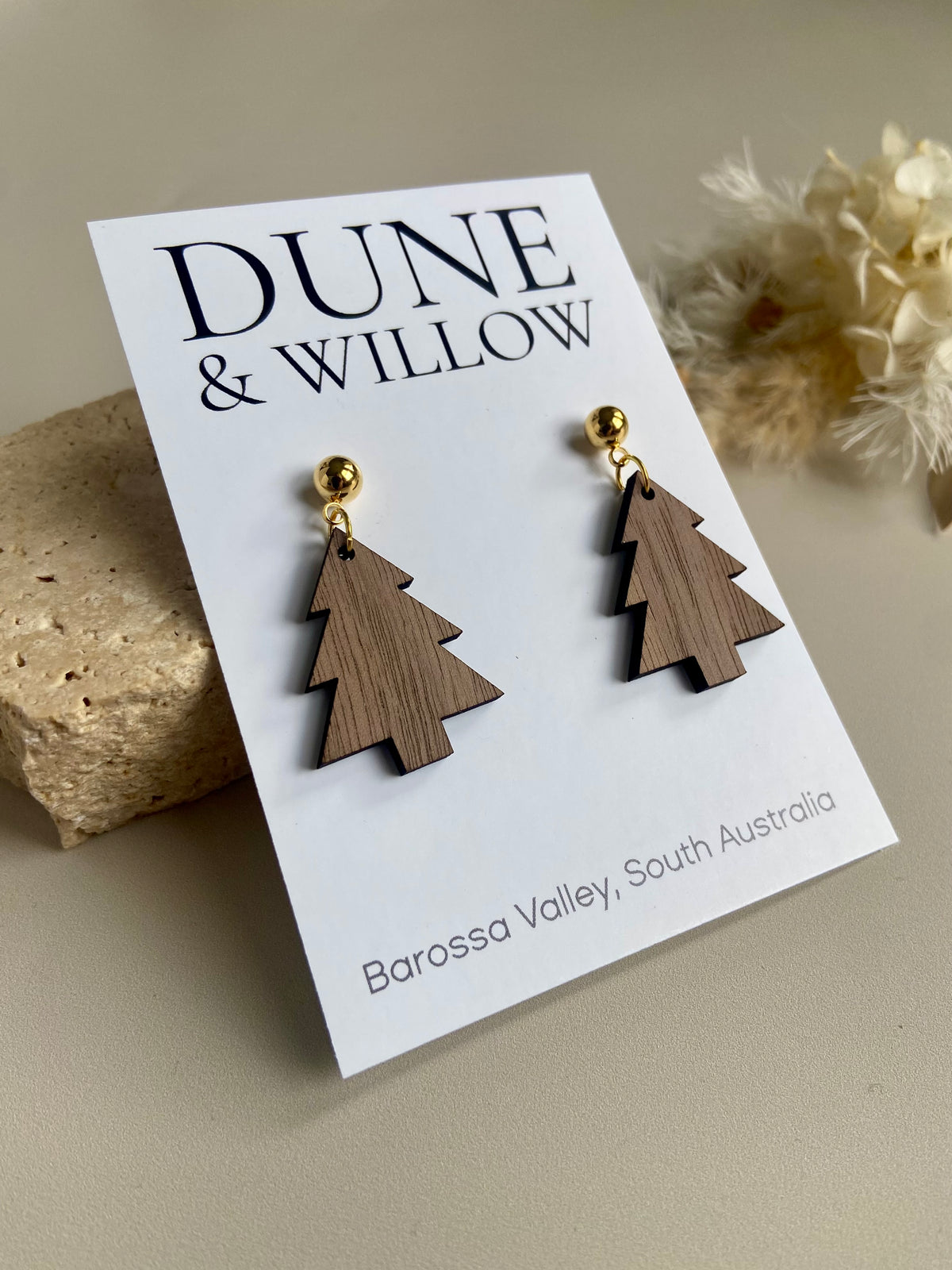 WALNUT TREE DANGLES