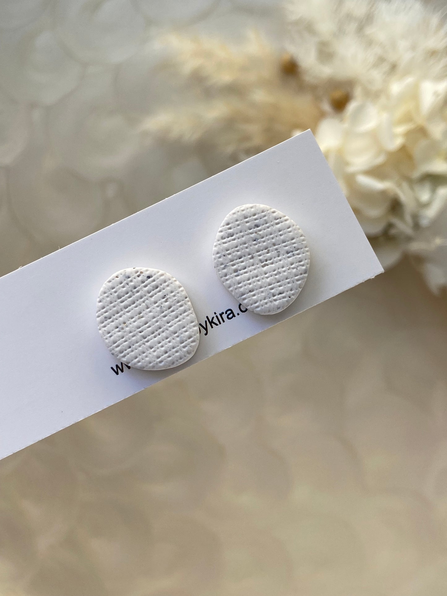 PEBBLE TEXTURE STUDS