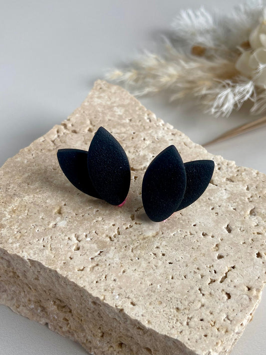 FLEUR STUDS- black