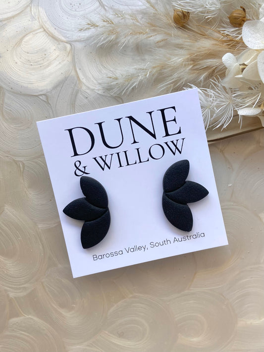 PETAL STUDS- black
