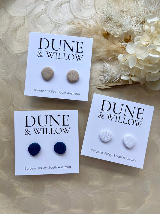 SMALL PEBBLE TEXTURED STUDS