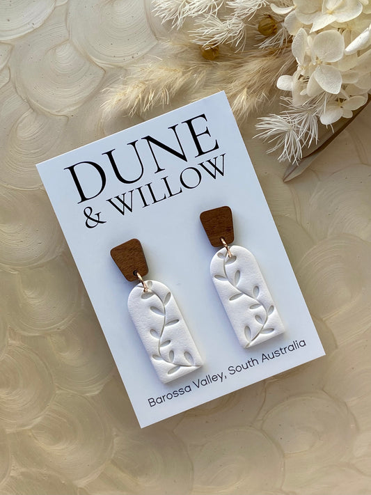 VINE DANGLE -white