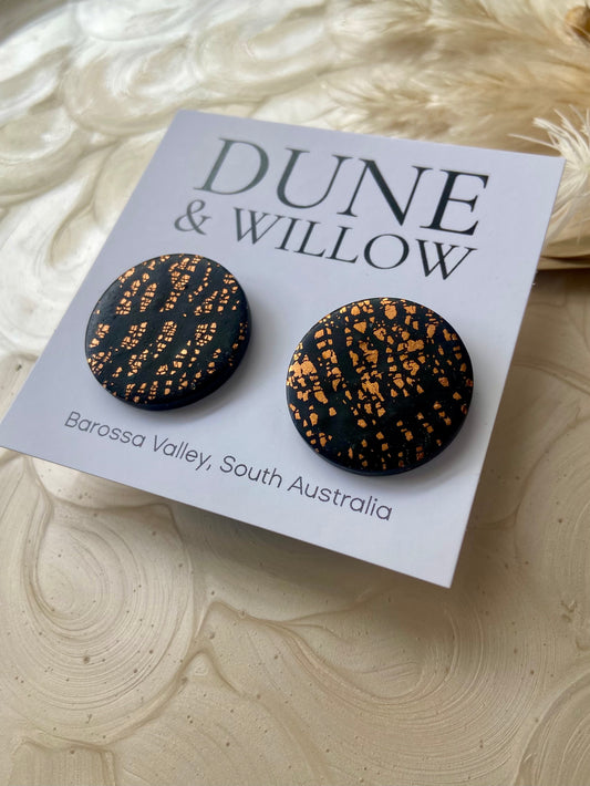 LARGE CALLIE STUDS black