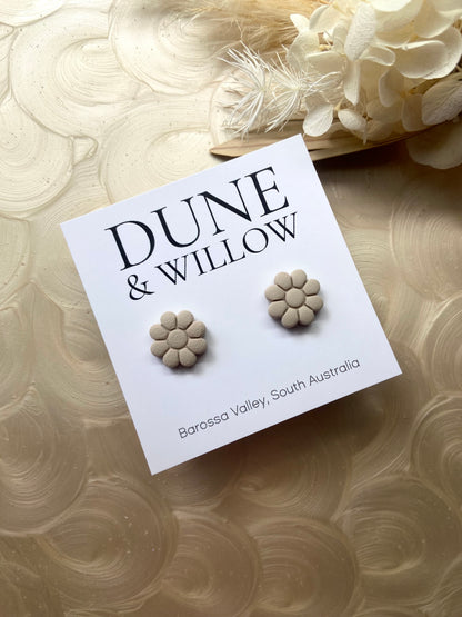 SMALL FLOWER STUDS