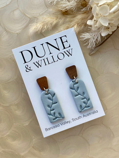 VINE DANGLE -sage