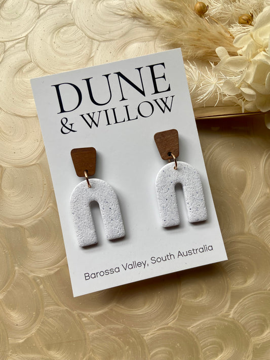 ARCH DANGLES - white