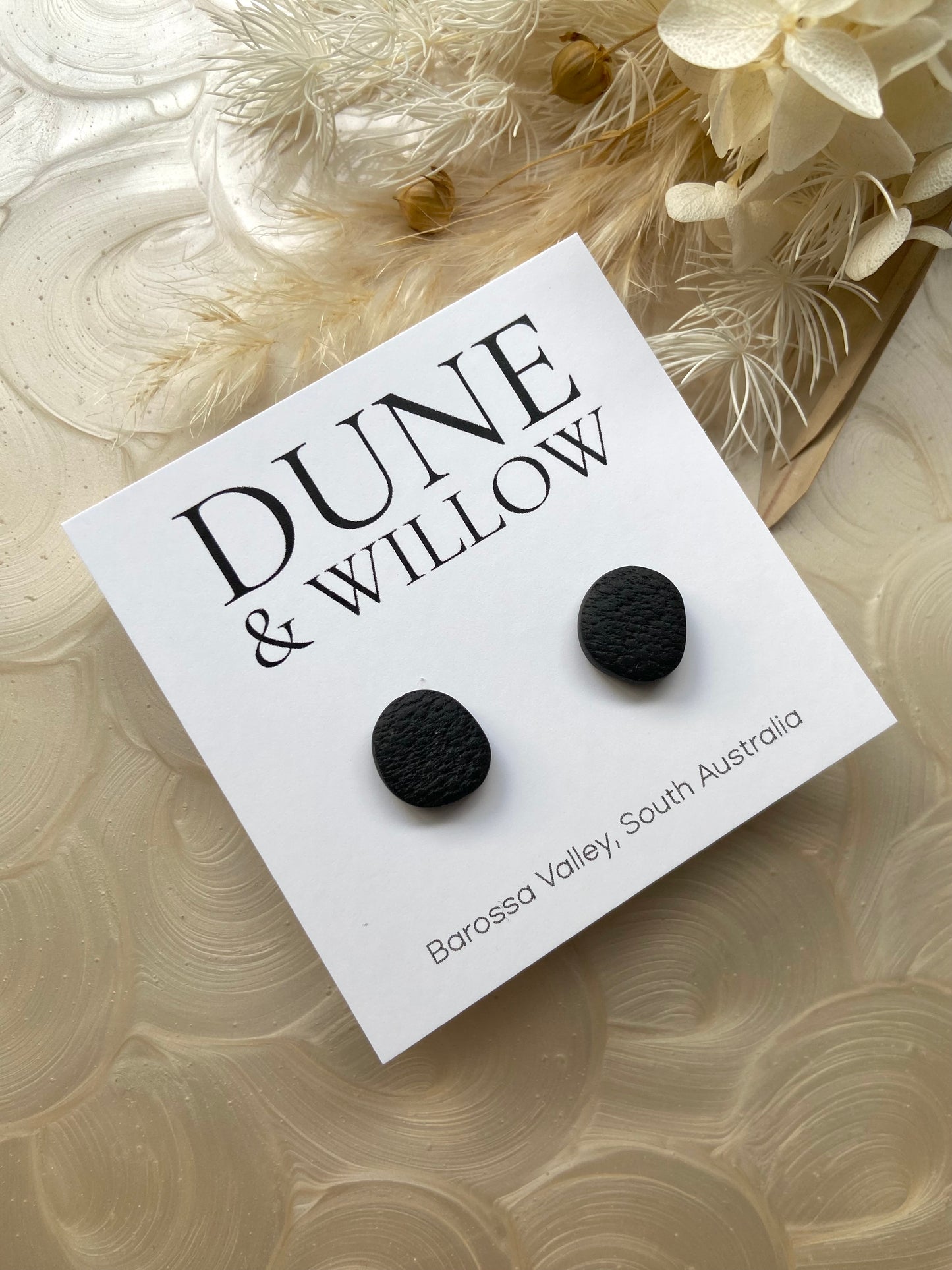 SMALL PEBBLE TEXTURED STUDS