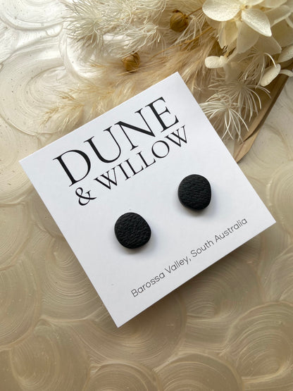 SMALL PEBBLE TEXTURED STUDS