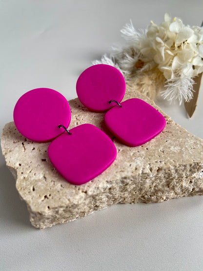 SARAH DANGLES -fuchsia