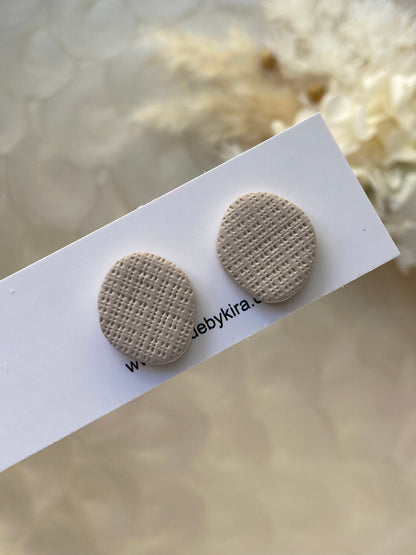 PEBBLE TEXTURE STUDS