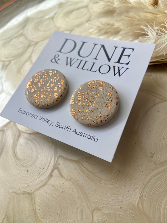 LARGE CALLIE STUDS natural