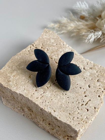 PETAL STUDS- black