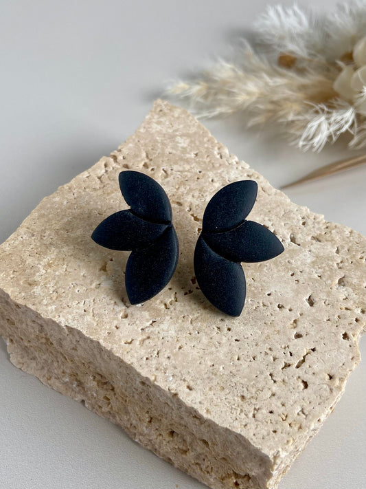 PETAL STUDS- black