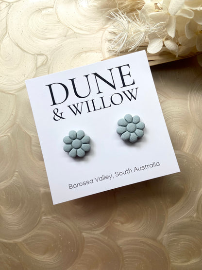 SMALL FLOWER STUDS