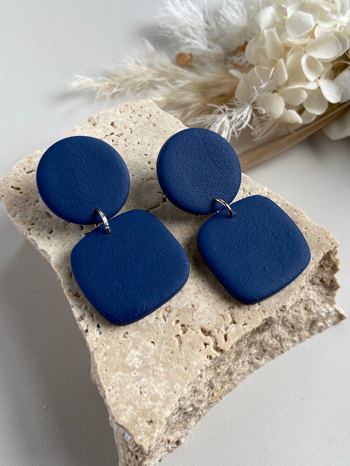 SARAH DANGLES -navy
