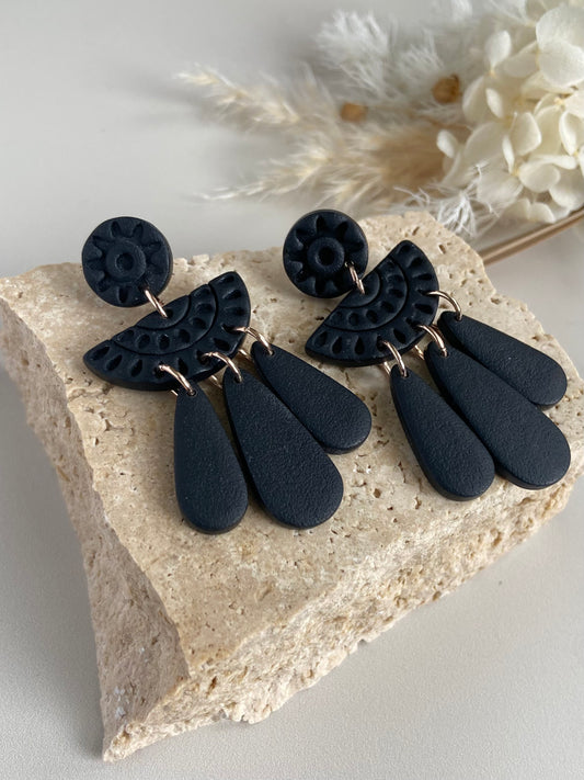 LOLA DANGLES- black