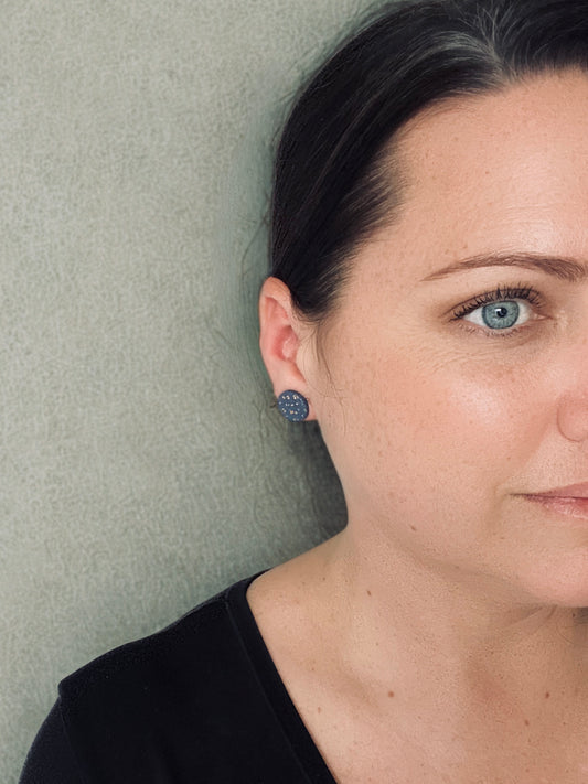 SMALL CALLIE STUD navy