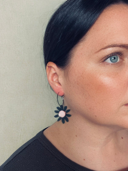 DAISY HOOPS- white and black