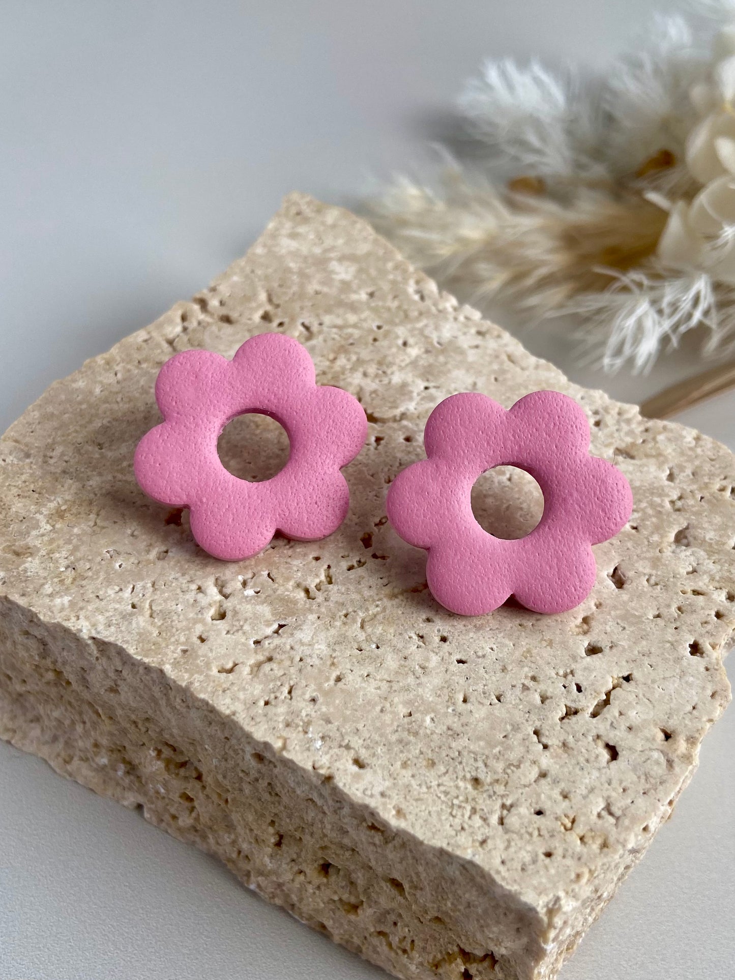 ROUND FLOWER STUDS- rose
