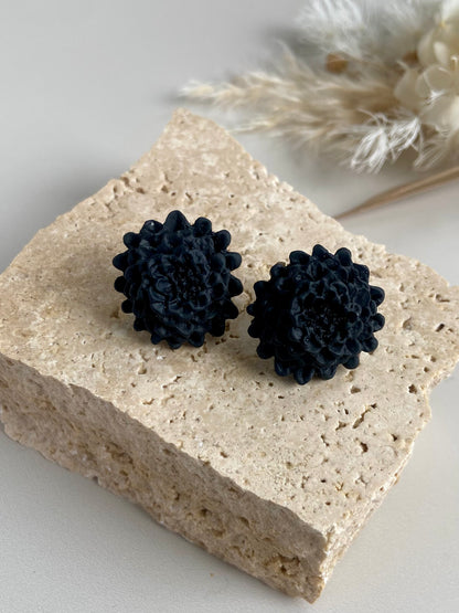 DAHLIA STUDS- black