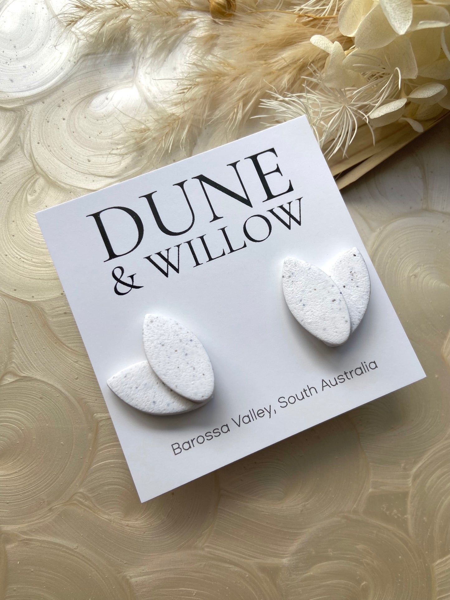 FLEUR STUDS- white