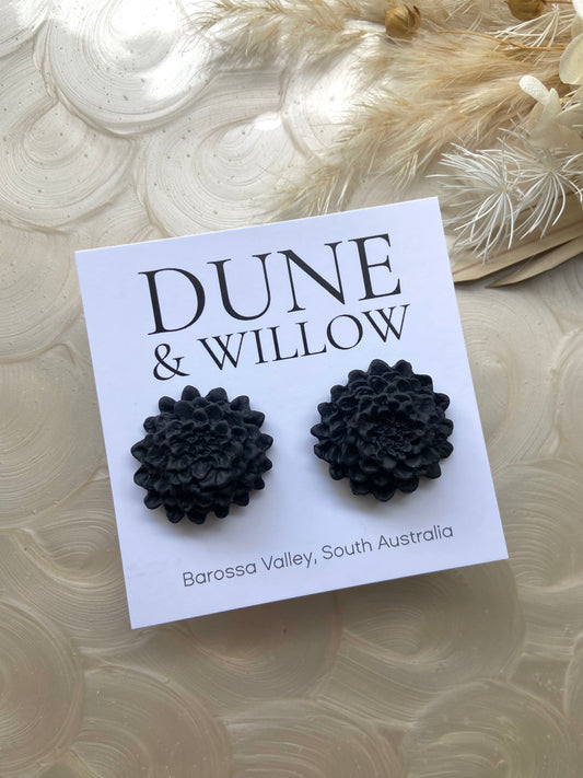DAHLIA STUDS- black