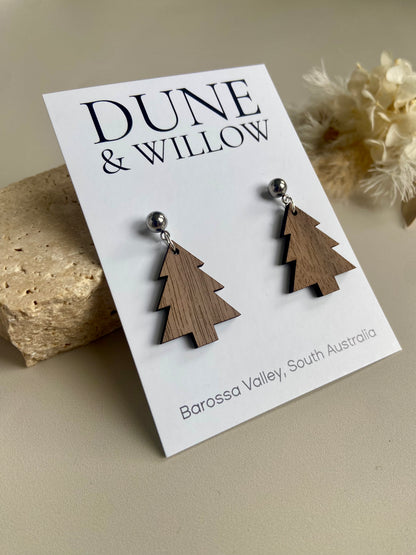 WALNUT TREE DANGLES