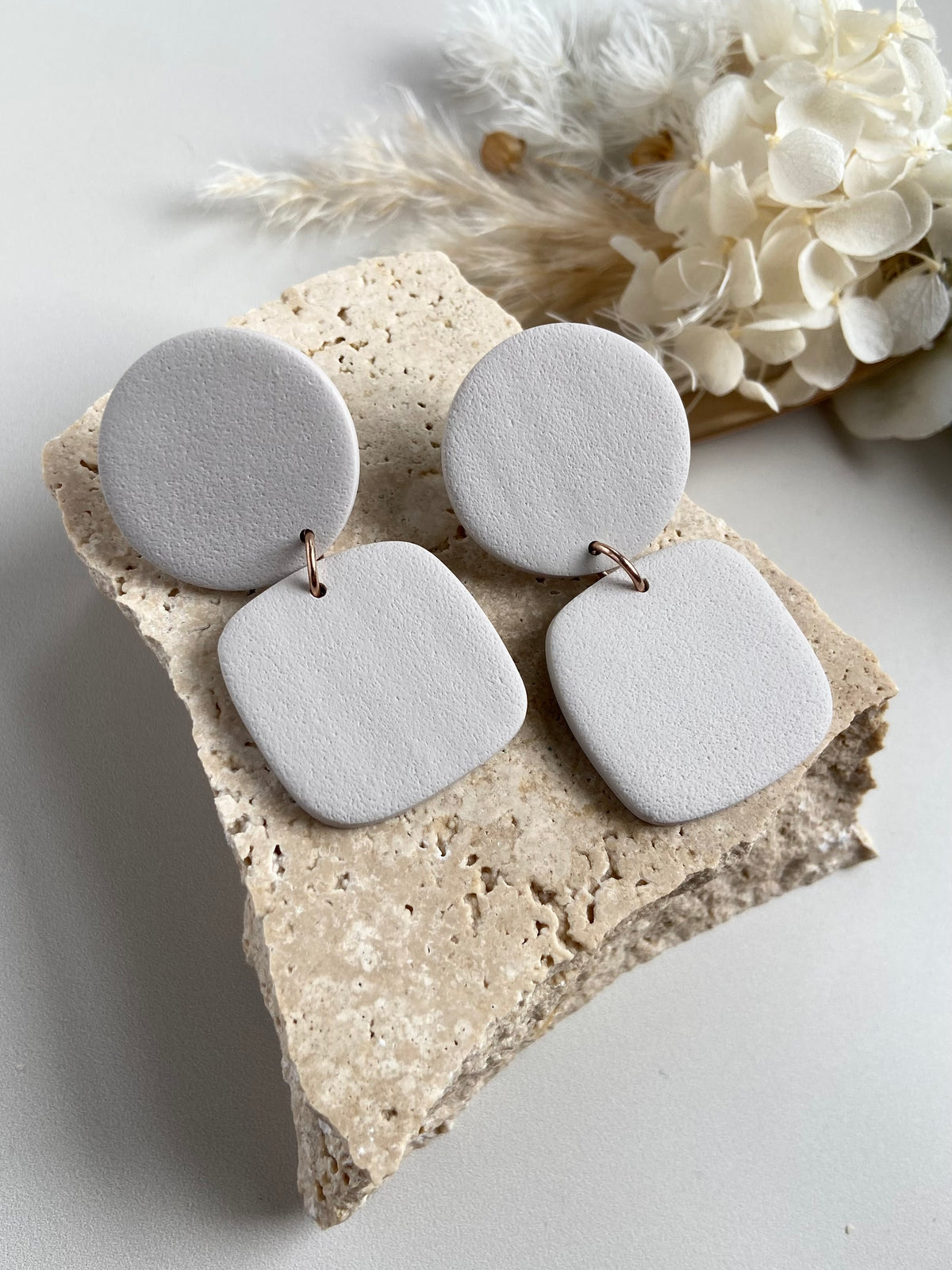 SARAH DANGLES- natural