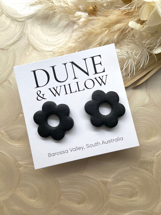 ROUND FLOWER STUDS- black