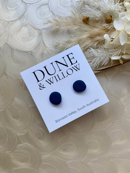 SMALL PEBBLE TEXTURED STUDS