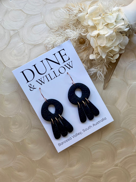 ADELE DANGLE -black
