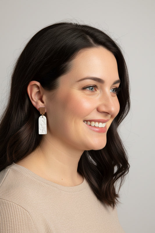 VINE DANGLE -white