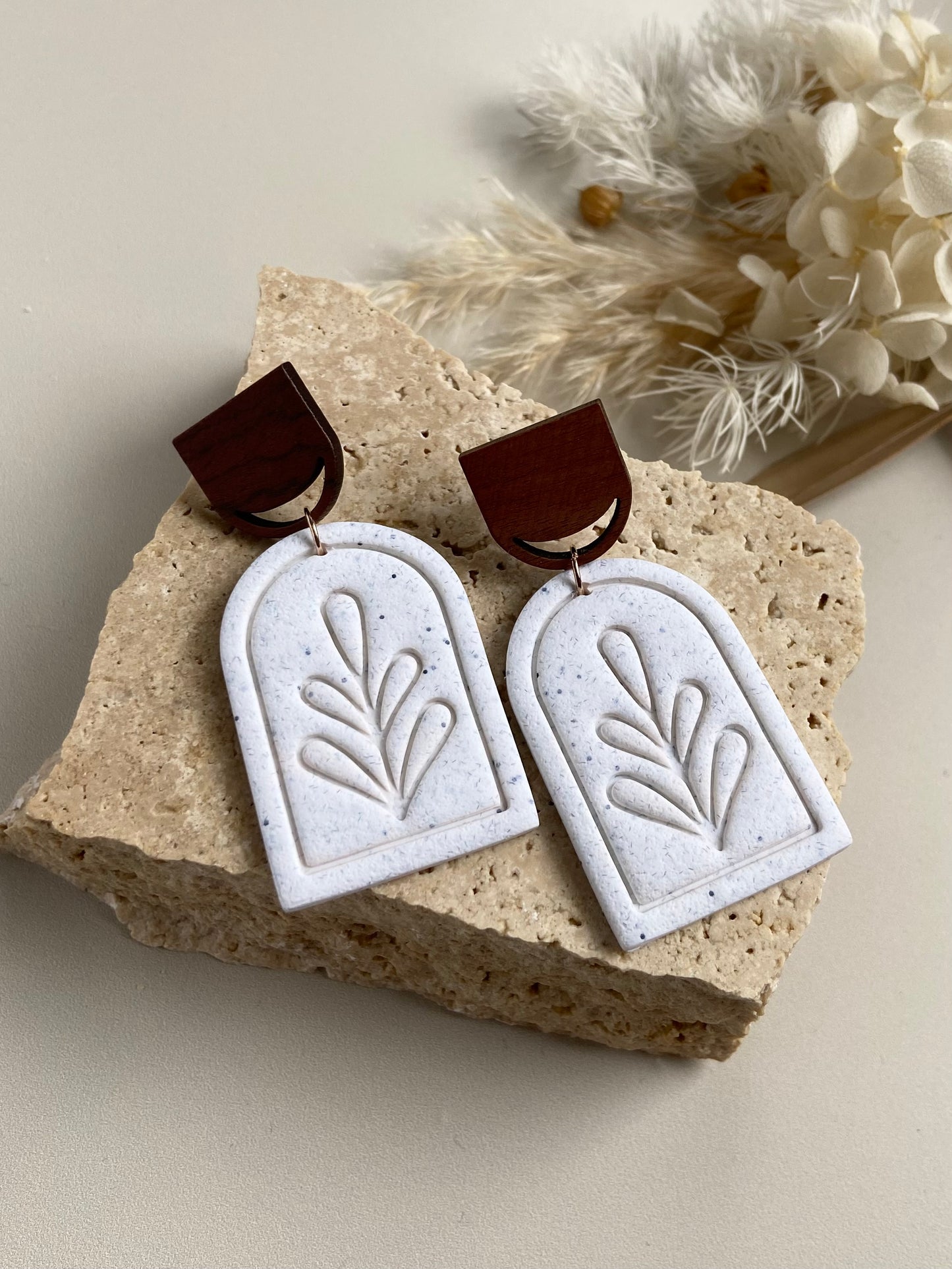 EVA DANGLES -antique white