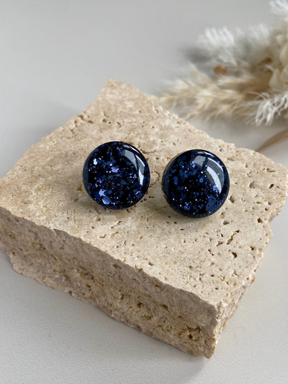 RAVEN STUDS